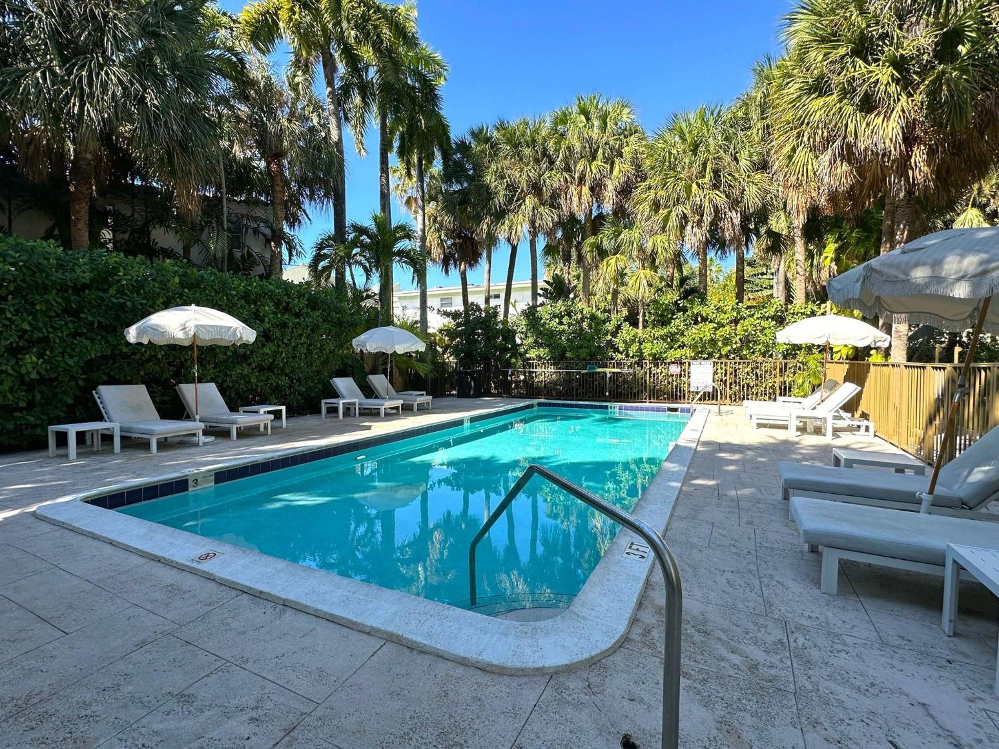 Miami River Inn By Renzzi Exterior photo